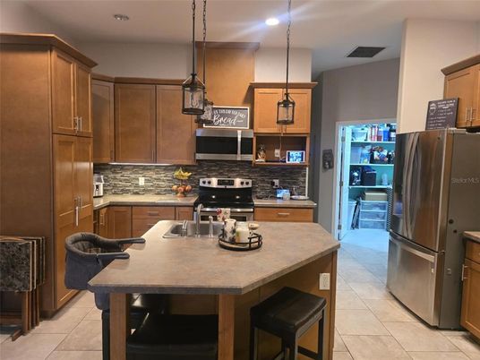 Interior, Kitchen, Pendant Lights, Recessed Lighting, Stainless Steel Appliances