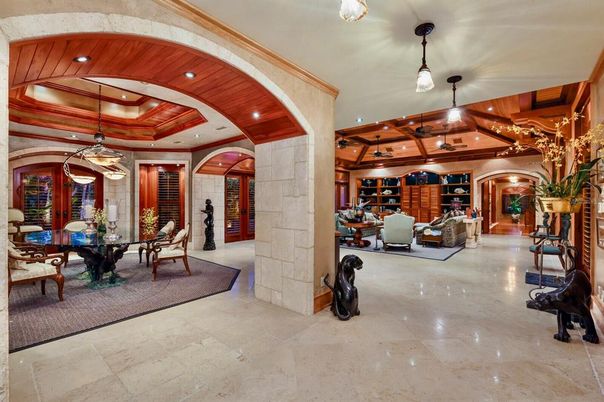 Dining room, Interior, Living room, Pendant Lights, Recessed Lighting, Wooden Ceilings