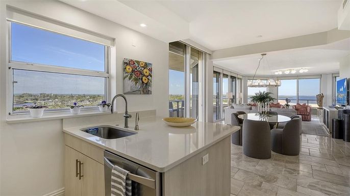 Dining room, Interior, Kitchen, Living room, Pendant Lights, Recessed Lighting, Stainless Steel Appliances