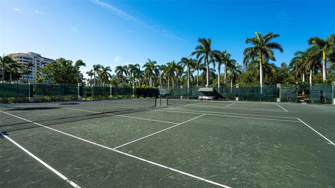 Exterior, Tennis Courts