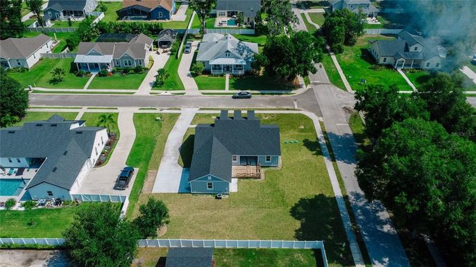 Exterior, Drone
