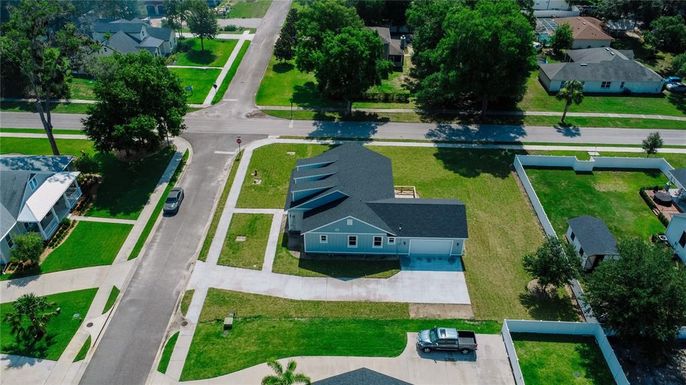 Exterior, Drone