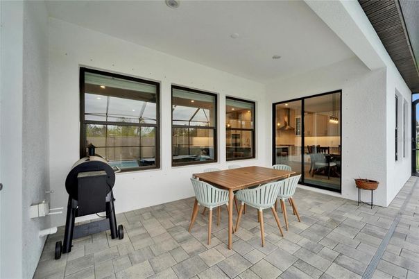 Dining room, Interior