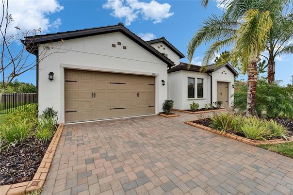 Attached, Exterior, Facade, Spanish Mediterranean