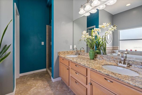 Bathroom, Dual Sink Vanities, Interior, Recessed Lighting