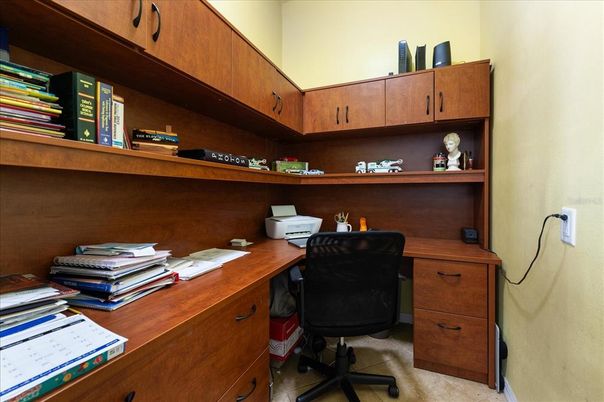 Home Office, Interior
