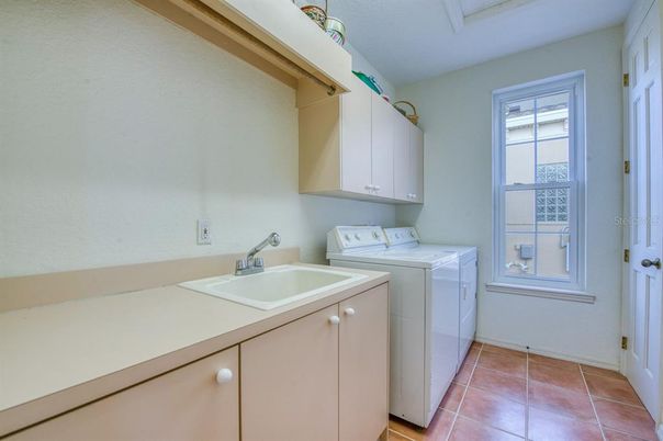 Interior, Washer