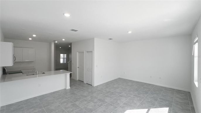 Empty room, Interior, Kitchen, Recessed Lighting