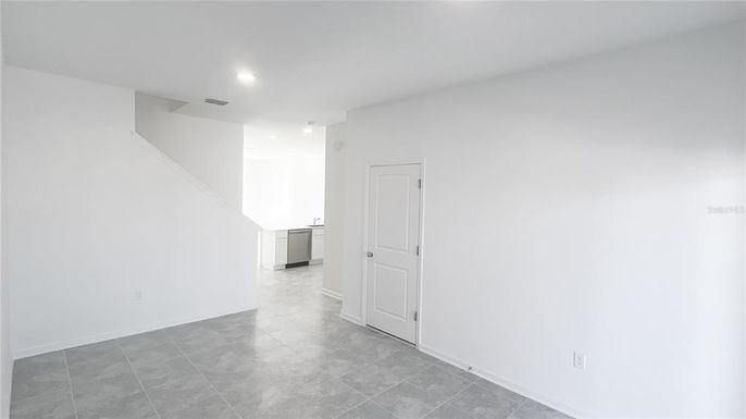 Empty room, Interior, Recessed Lighting