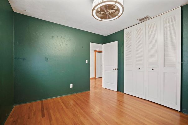 Empty room, Interior, Pendant Lights, Wood Texture Flooring