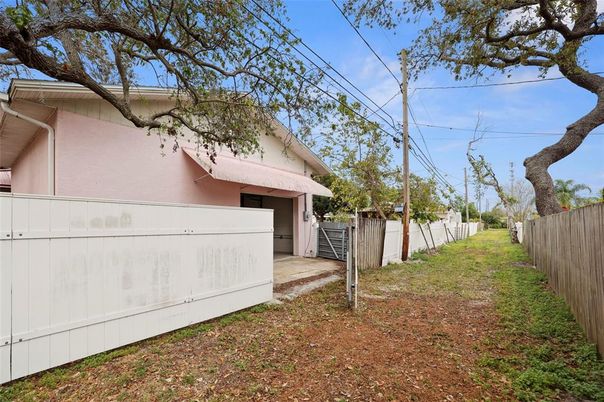 Backyard, Exterior