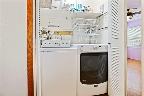 Interior, Utility Closets, Washer, Wood Texture Flooring