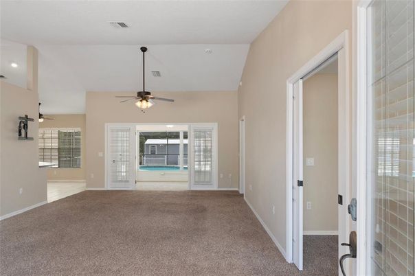 Empty room, Interior, Recessed Lighting