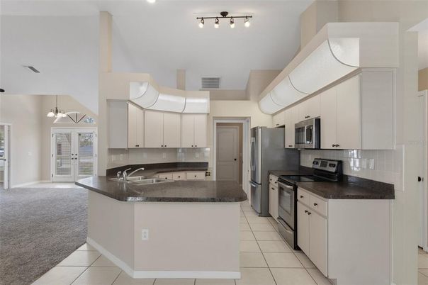 Interior, Kitchen, Pendant Lights, Stainless Steel Appliances