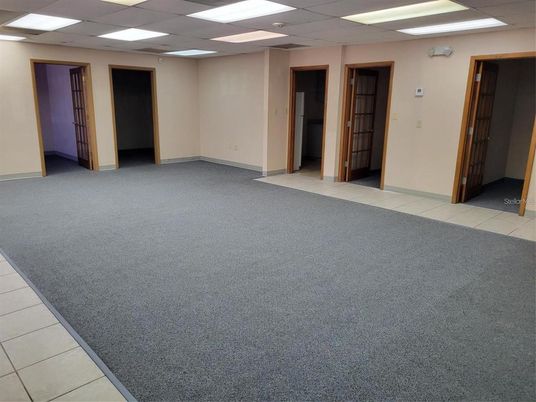 Empty room, Interior, Recessed Lighting