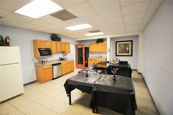 Dining room, Interior, Kitchen, Recessed Lighting
