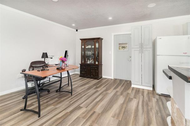 Home Office, Interior, Recessed Lighting, Wood Texture Flooring