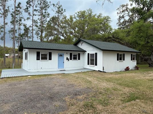 Backyard, Exterior, Facade, Ranch