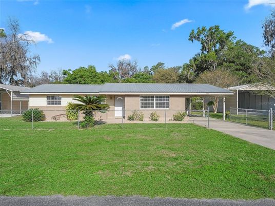 Backyard, Exterior, Facade, Ranch
