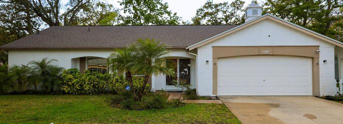 Attached, Exterior, Facade, Ranch
