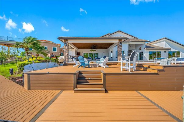 Exterior, Hot Tub