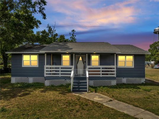 Backyard, Exterior, Facade, Cape Cod