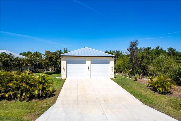 Backyard, Detached Garage, Exterior