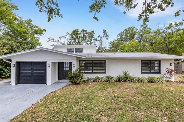 Attached, Exterior, Facade, Ranch