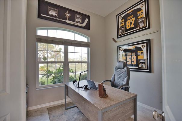 Home Office, Interior