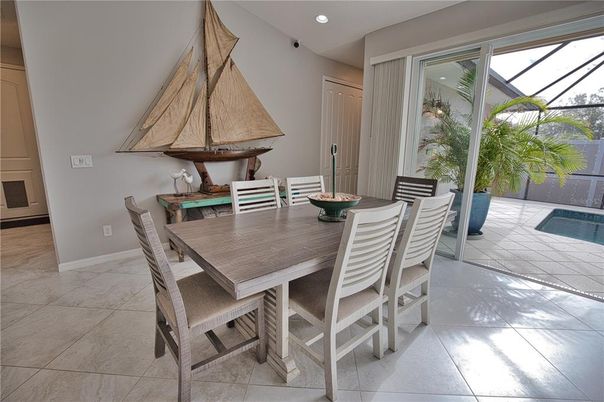 Dining room, Interior, Recessed Lighting