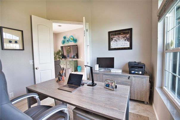 Home Office, Interior