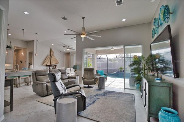 Interior, Living room, Pendant Lights, Recessed Lighting