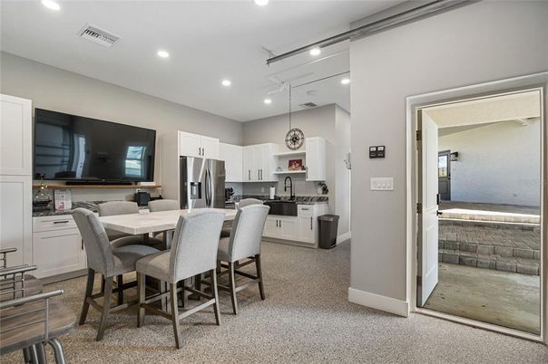 Dining room, Interior, Kitchen, Pendant Lights, Recessed Lighting, Stainless Steel Appliances