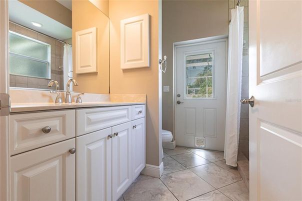 Bathroom, Interior, Marble, Recessed Lighting