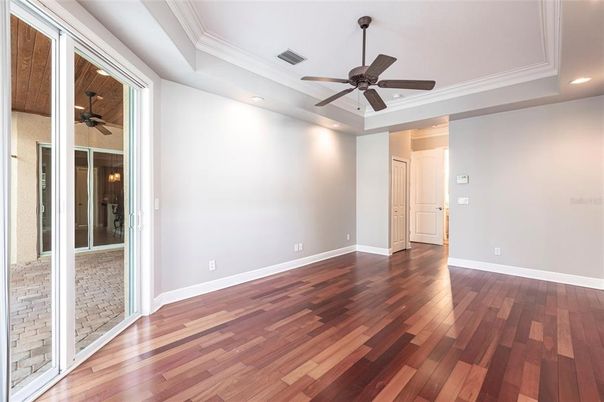 Empty room, Interior, Recessed Lighting, Wood Texture Flooring