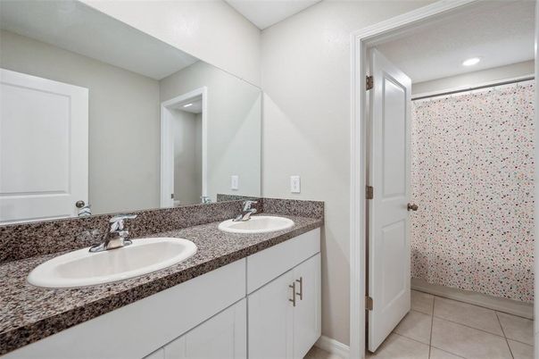 Bathroom, Dual Sink Vanities, Interior, Recessed Lighting