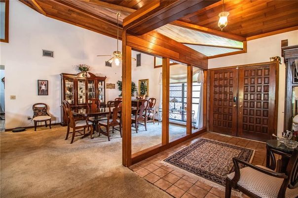 Dining room, Interior, Pendant Lights, Wooden Beams, Wooden Ceilings