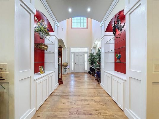 Interior, Recessed Lighting, Wood Texture Flooring