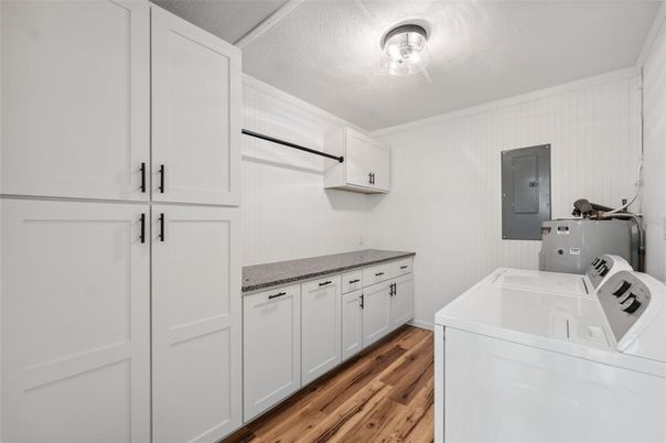 Interior, Washer, Wood Texture Flooring