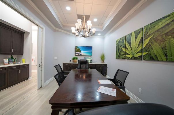 Chandelier, Dining room, Interior, Recessed Lighting, Wood Texture Flooring