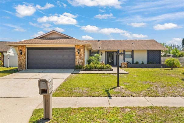 Attached, Exterior, Facade, Ranch