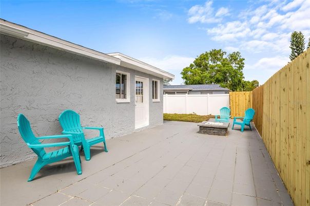 Backyard, Exterior