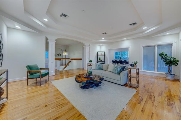 Interior, Living room, Pendant Lights, Recessed Lighting, Wood Texture Flooring
