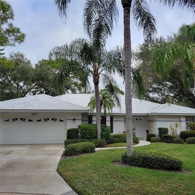 Attached, Exterior, Facade, Ranch