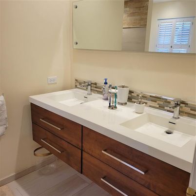 Bathroom, Dual Sink Vanities, Interior