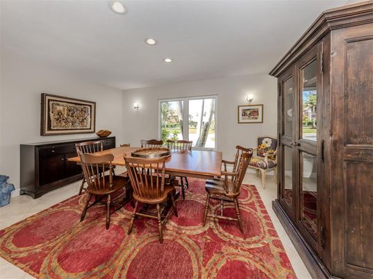Dining room, Interior, Recessed Lighting