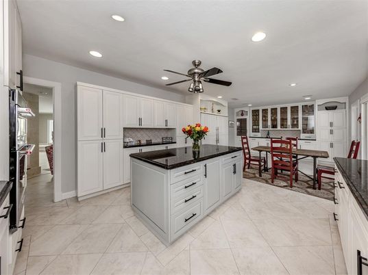 Dining room, Interior, Kitchen, Recessed Lighting