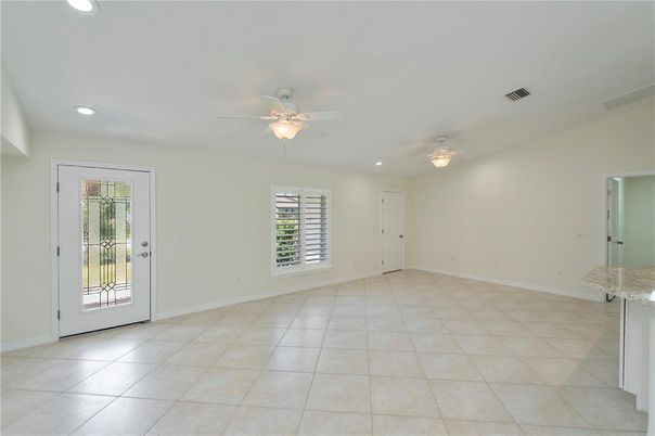 Empty room, Interior, Recessed Lighting
