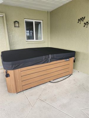 Exterior, Hot Tub