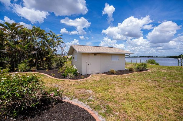 Backyard, Exterior, Water